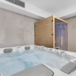 Ante - Private Pool, Wellness & Gym *