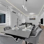 Willa Ante - Private Pool, Wellness & Gym