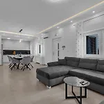 Ante - Private Pool, Wellness & Gym Willa