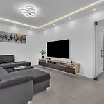 Ante - Private Pool, Wellness & Gym Šestanovac
