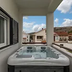 Ante - Private Pool, Wellness & Gym Willa Šestanovac