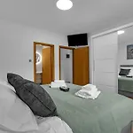 Ante - Private Pool, Wellness & Gym *