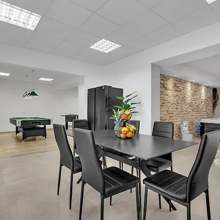 Ante - Private Pool, Wellness & Gym Willa Šestanovac